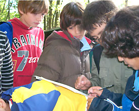 Die Sch&uuml;lerinnen und Sch&uuml;ler der 6a legten sich beim Wettbewerb der Bundeszentrale zur politischen Bildung m&auml;chtig ins Zeug 