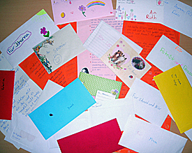 Zahlreiche liebevoll gestaltete Briefe animieren zum Lesen, Schreiben und zum Schlie�en neuer Freundschaften