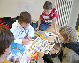 Sch&uuml;ler der Klasse 9 lernen mit dem Material aus dem France-Mobil unser Nachbarland Frankreich kennen 
