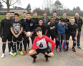 Sch�ner Nachmittag in Pulheim: Das EMG-Fu�ballteam feiert beim Bezirksentscheid einen vers�hnlichen Abschluss 