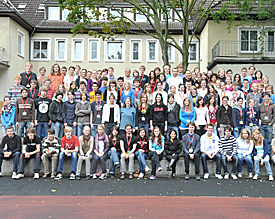 Interessante Leute aus dem In- und Ausland: Martin Wosnitzka im Pulk der "Juniorakademiker" im nieders&auml;chsischen Braunschweig 