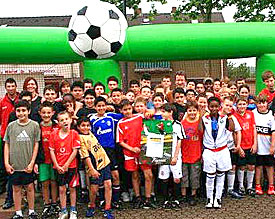 Die Initiative "H&uuml;rth kickt gegen Rassismus" erfreute sich bei den verschiedenen Veranstaltungen reger Beteiligung 