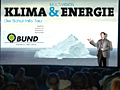 Der Referent des Projekts Multivision "Klima & Energie" erl&auml;utert die Folgen der Nutzung fossiler Energietr&auml;ger 