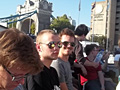 Coole Jungs in cooler Stadt -Christian, Lars und Christoph (v.l.) bei 25&deg; Celsius vor der ber&uuml;hmten Tower Bridge 