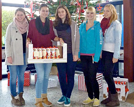 Auch die Zustellerinnen aus der Stufe 12 haben bei ihrer diesj&auml;hrigen Nikolausaktion ihren Spa&szlig; 