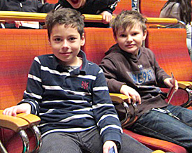 Die Sch&uuml;ler der Klassen 5d und 6c statten der K&ouml;lner Philharmonie einen gut vorbereiteten Besuch ab 