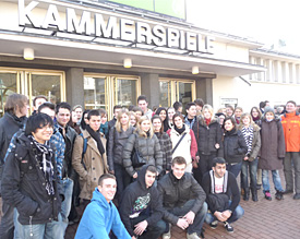 Lyrisch inspiriert: Die beiden Englisch-Leistungskurse auf Shakespeare-Exkursion in den Bonner Kammerspielen 