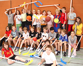 K&uuml;nftig kommen die Sch&uuml;lerinnen und Sch&uuml;ler des EMG in den Genuss der neuen Spiel- und Sportger&auml;te