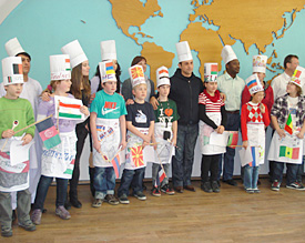 Internationale K&uuml;che: Sch&uuml;lerinnen und Sch&uuml;ler des EMG lernen die kulinarischen Gepflogenheiten fremder L&auml;nder kennen 